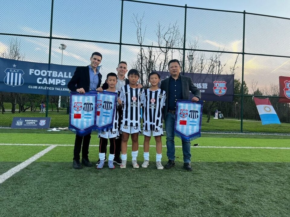 Talleres de Córdoba открывает школу футбола в Сиане
