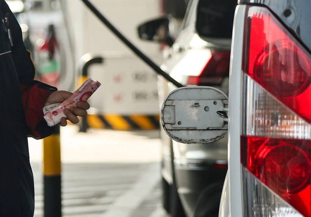China Raises Fuel Price Cap