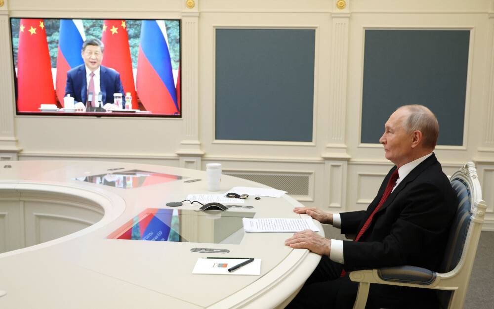 Xi Jinping discusses relations and global issues with Trump and Putin