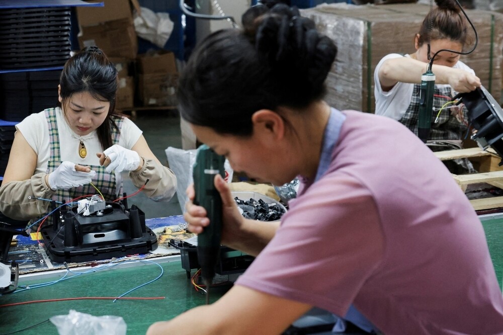 China's factory activity growth misses market expectations