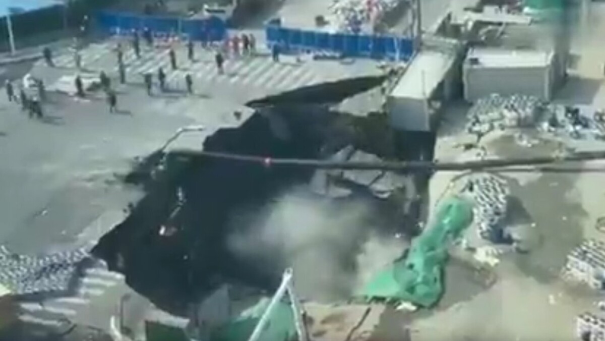 Shanghai Street Collapse Caused by Subway Construction