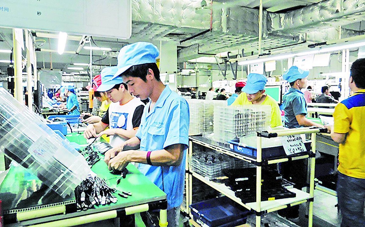 China's factory profits fall for second month in a row
