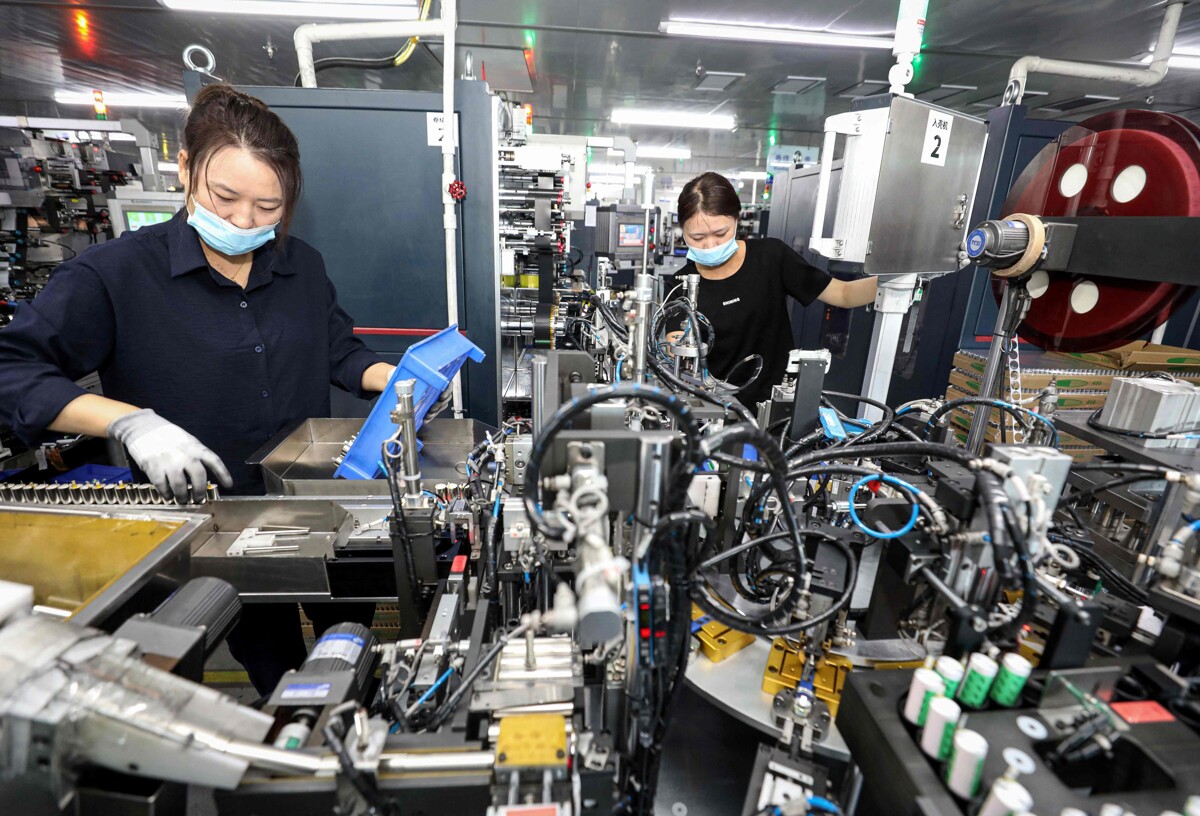 Sharp Drop in Chinese Industrial Companies' Profits