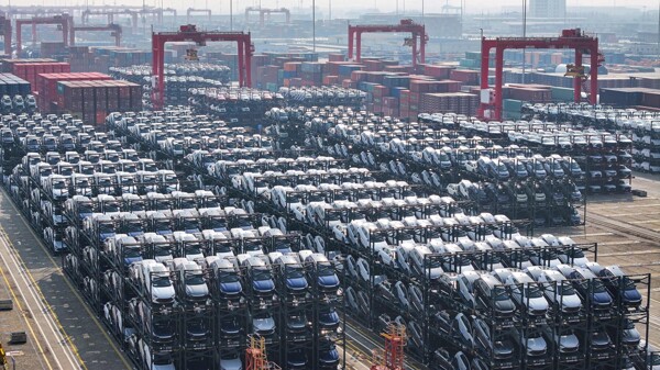 Китайская BYD превзошла Tesla по квартальной выручке