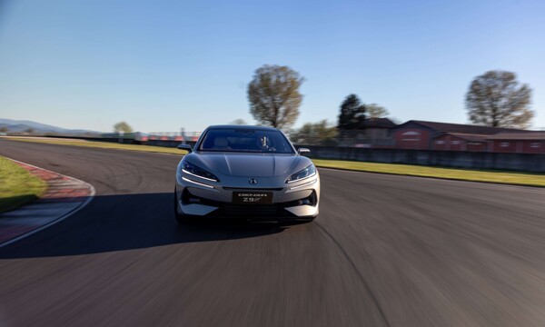 Denza B5 и Z9 GT представлены на Пекинском автосалоне