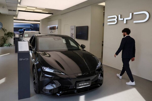 Berkshire Hathaway сокращает долю в BYD, продавая дополнительные акции на Гонконгской фондовой бирже