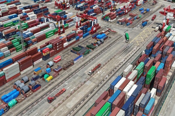 China's Exports Fall for First Time in Nearly Two Years