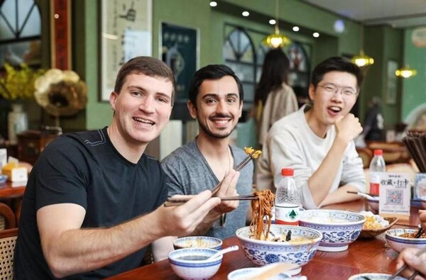 Shanghai Tourist Boom 2025