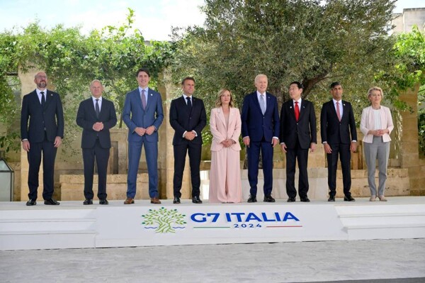 Пекин категорически осуждает заявление лидеров G7