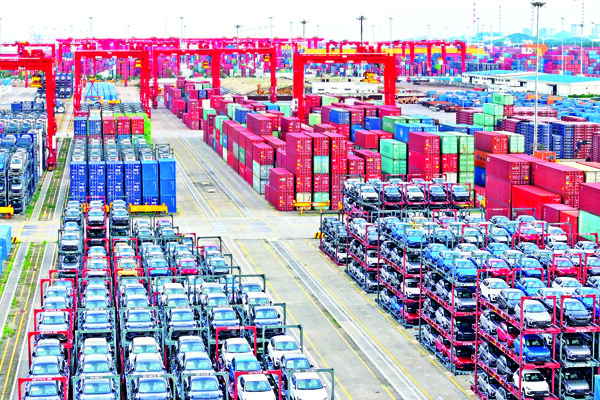 Экспорт Китая вырос на 8.7% в августе