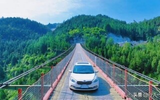 Ужасающий временный висячий мост в Чунцине