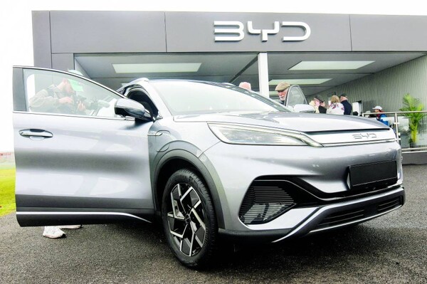 BYD в Хунг Конг развивает индустрию электрических автомобилей