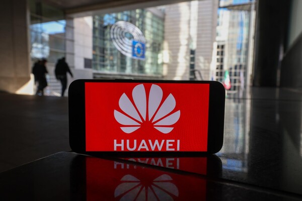 Huawei в центре торгового спора между США и Китаем