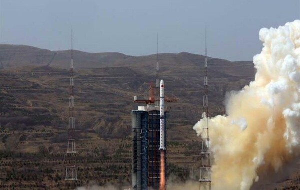 Китай восстановил первый многоразовый спутник