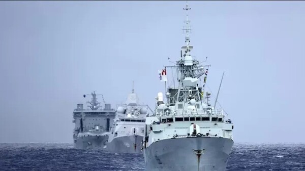 Китайская армия осуждает проход канадского военного корабля