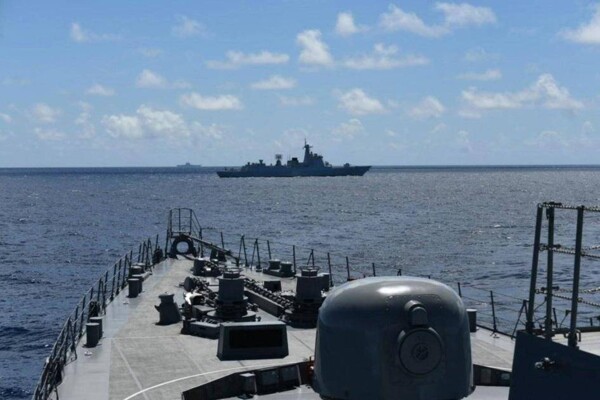 Китай проводит военные учения возле Скэрборо Шоул