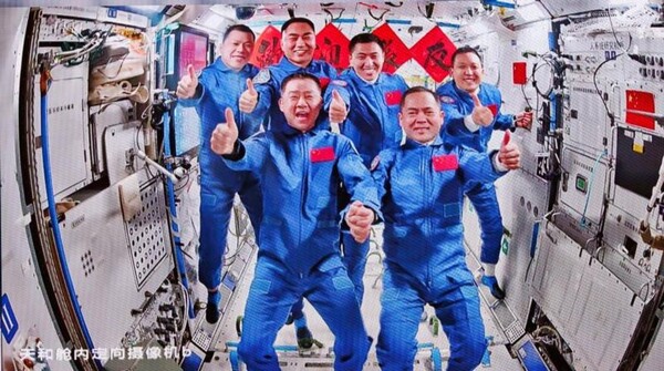 Chinese Astronauts Successfully Complete First EVA in New Suits