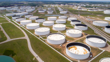 Цены на нефть падают на фоне пересмотров ОПЕК и снижения импорта в Китае