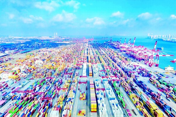 China's Exports Surpass Market Expectations in November