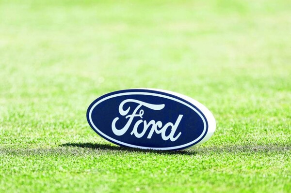 Ford приостанавливает shipments SUV и грузовиков в Китай