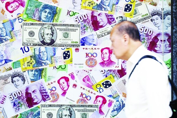 Chinese Yuan Hits 14-Month High Against Dollar